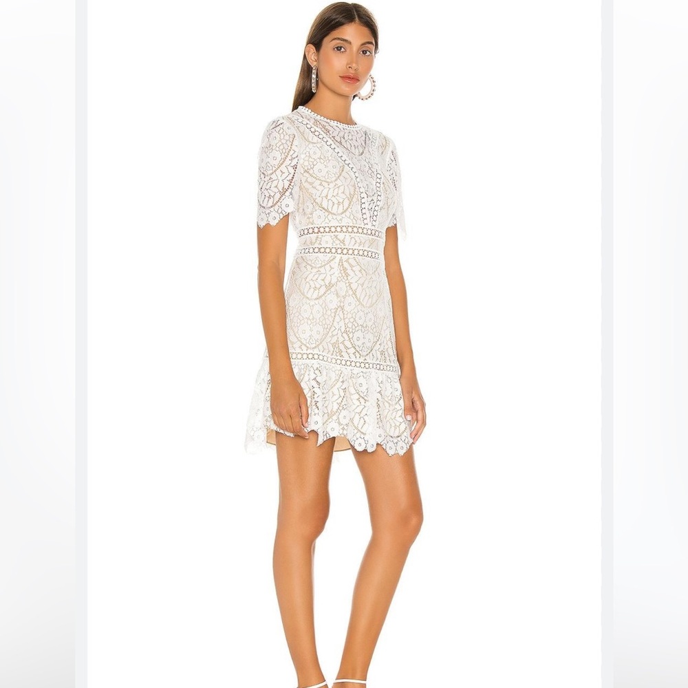NWT Saylor Darian lace dress w/ back cut-out - white w/nude underlay - size M